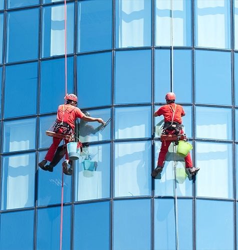 Мытье фасадов промальпинистами в Оренбурге